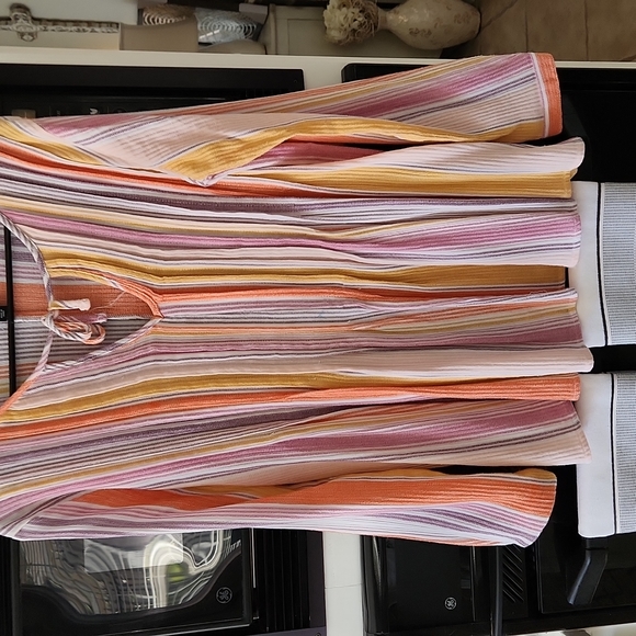 a.n.a $5 - Picture 2 of 9